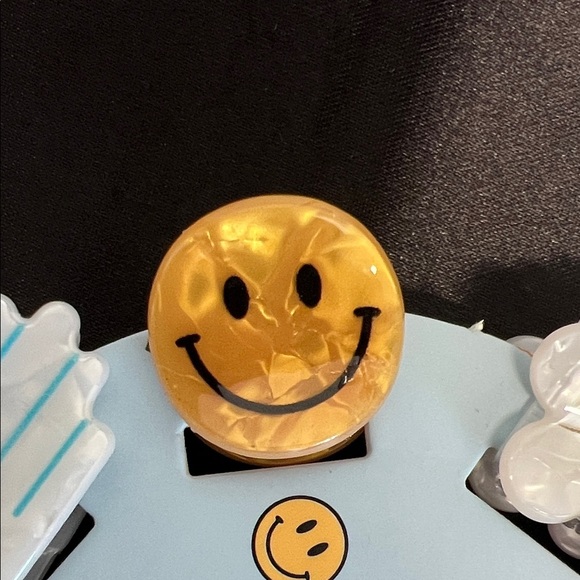 Piper K | Kids Fun &Whimsical Hair Clips 🌈🍀😊 - Picture 4 of 10